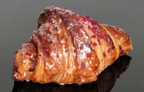 Pierre Hermé Ispahan味的羊角包